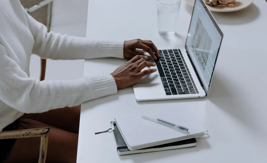 Typing English / Hindi